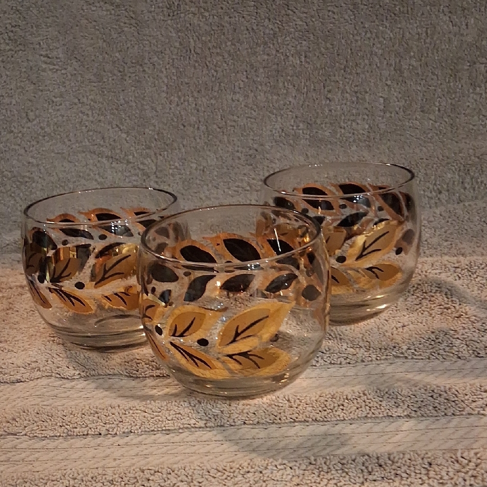 Elegant Gold Leaf Art Glass Set